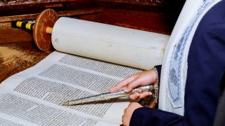Torah Scroll - worthy christian news
