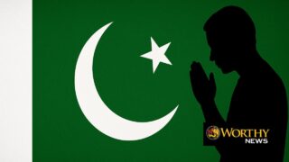 pakistan praying worthy news